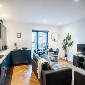 Apartment Rose Hill Boutique Near, Brighton